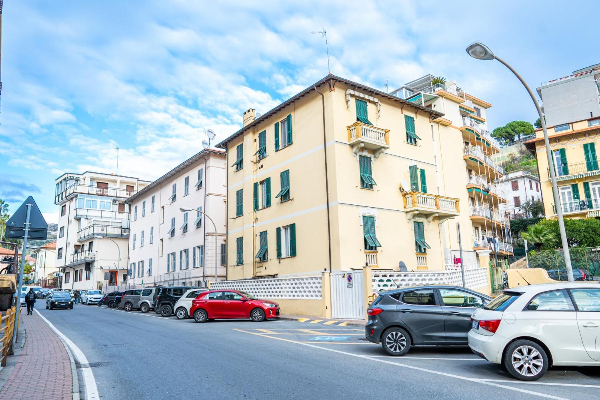 Casa Stefi Sunremo - Parcheggio Privato, 500 Mt Dalla Spiaggia Sanremo Luaran gambar