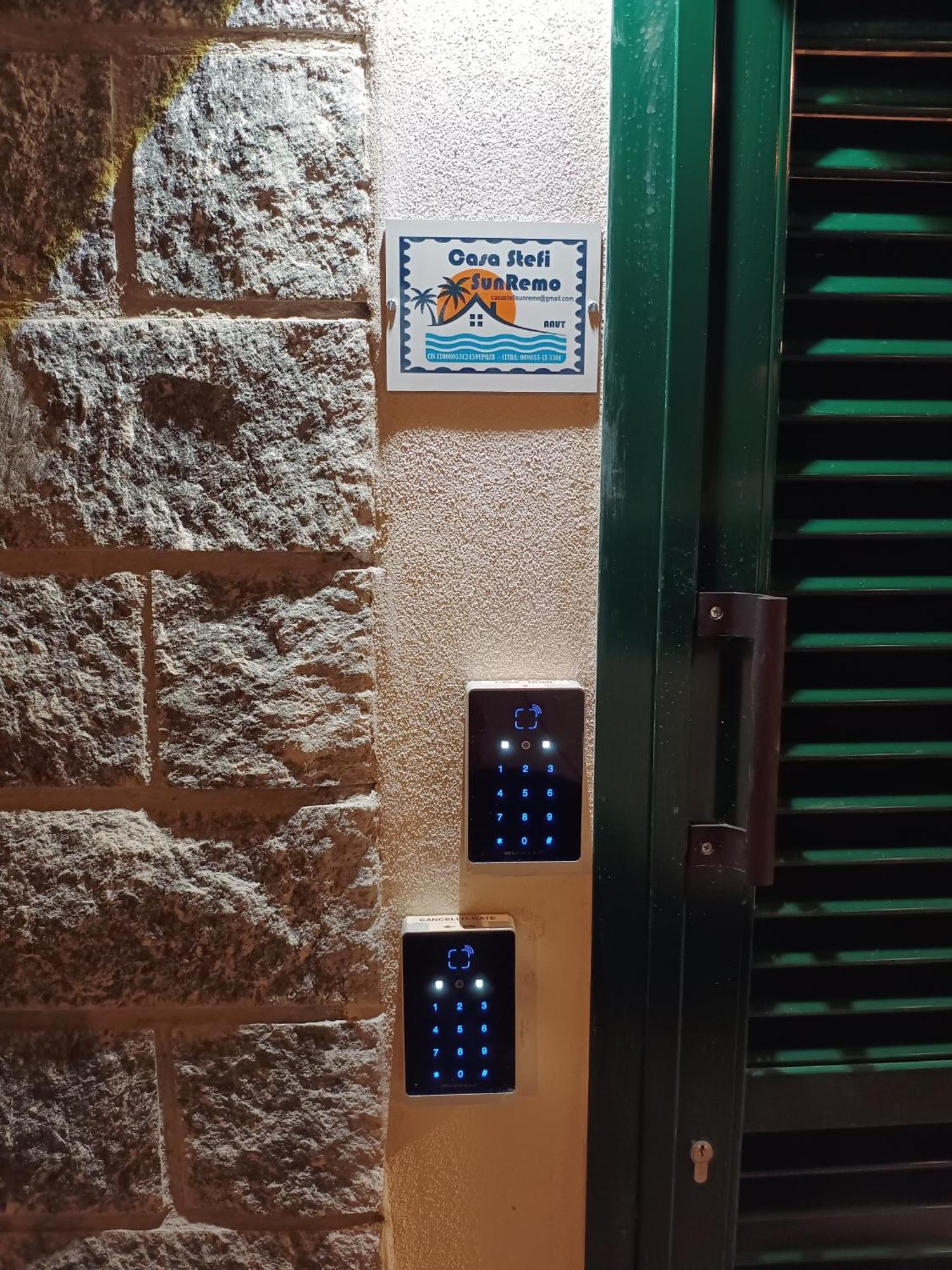Casa Stefi Sunremo - Parcheggio Privato, 500 Mt Dalla Spiaggia Sanremo Luaran gambar